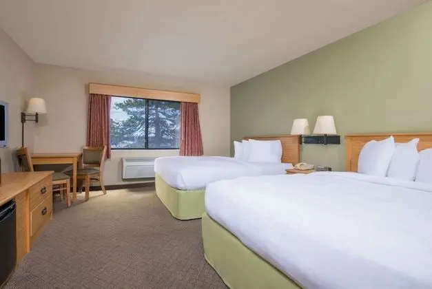 Oda, 2 Büyük (Queen) Boy Yatak, Sigara İçilmez, Balkon