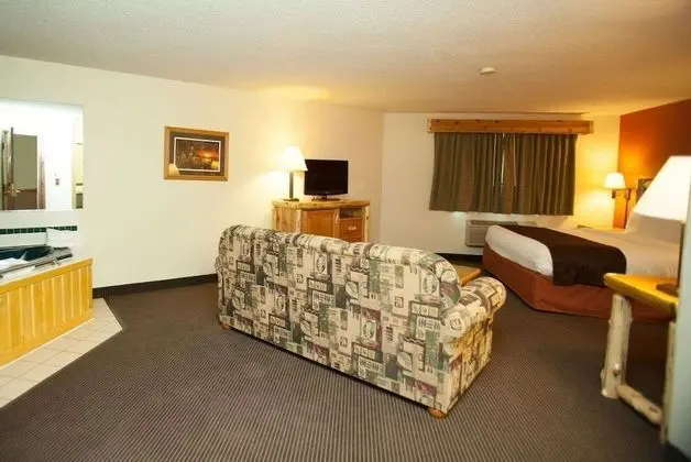 Deluxe Studio Suite, 1 King Bed, Queen Sofa Bed, Jacuzzi, Non Smoking