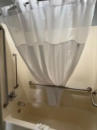 Oda, 1 En Büyük (King) Boy Yatak, Engellilere Uygun, Sigara İçilmez (Mobility, Bathtub w/Grab Bars)