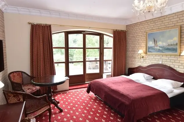 Standard Tek Büyük veya İki Ayrı Yataklı Oda, Balkon