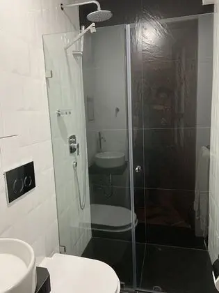 Tek Kişilik Oda, 1 Çift Kişilik Yatak
