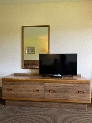 Basic Tek Büyük Yataklı Oda, 2 Büyük (Queen) Boy Yatak, Buzdolabı ve Mikrodalga