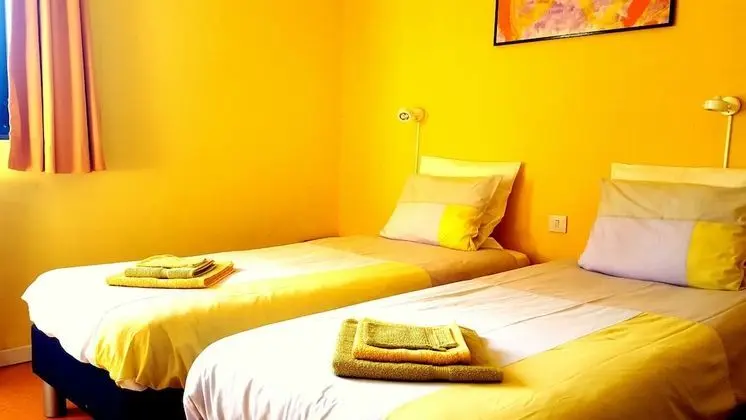 Comfort Tek Büyük veya İki Ayrı Yataklı Oda