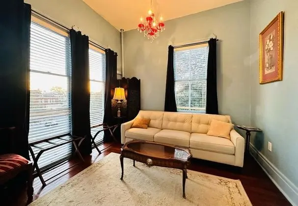 Dahlia Suite
