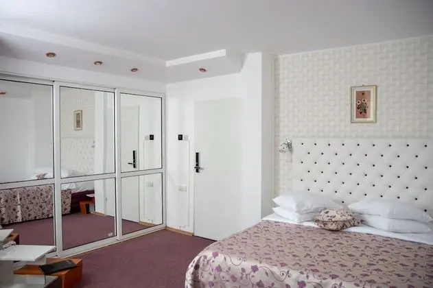 Comfort Tek Büyük Yataklı Oda