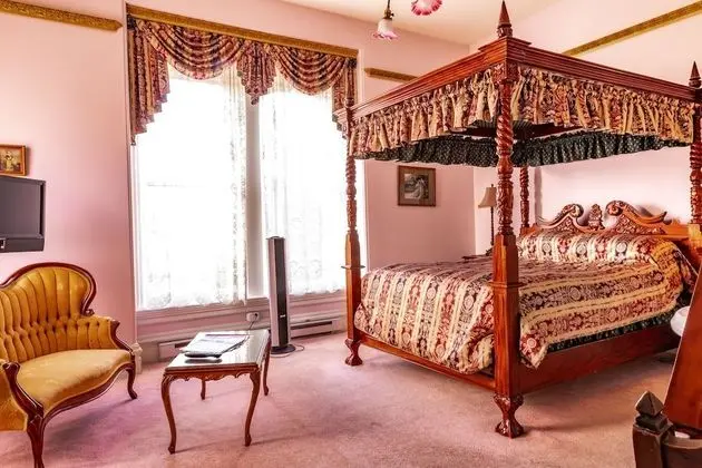 Standard Oda, 1 Büyük (Queen) Boy Yatak (Manor Room)