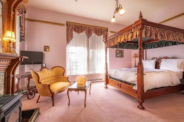 Standard Oda, 1 Büyük (Queen) Boy Yatak (Manor Room)