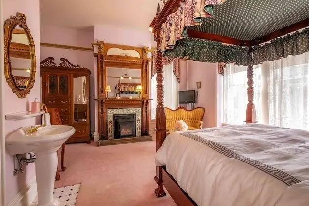 Standard Oda, 1 Büyük (Queen) Boy Yatak (Manor Room)