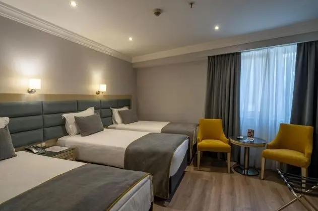 Triple, Şehir Manzaralı