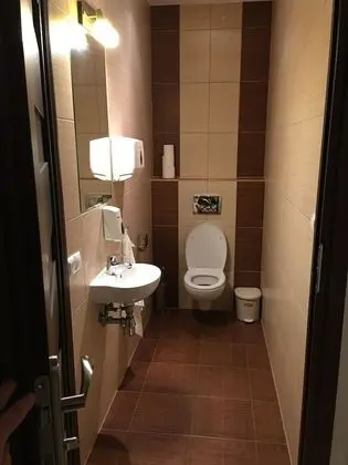 Ortak Ranzalı Oda, Karma Ranzalı Oda (1 Bed in 6 Person Dorm)