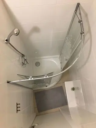 Ortak Ranzalı Oda, Karma Ranzalı Oda (1 Bed in 6 Person Dorm)