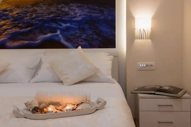 Villa (6 Bedroom Villa with Terrace and Pool)