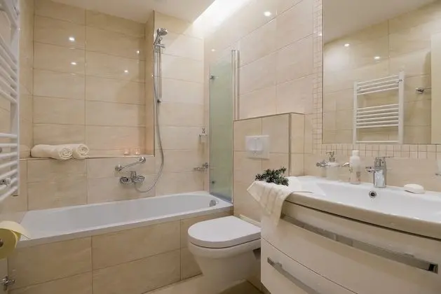 Villa (6 Bedroom Villa with Terrace and Pool)