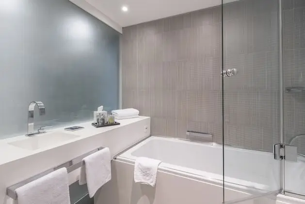 Superior Tek Büyük Yataklı Oda, Balkon, Deniz Manzaralı