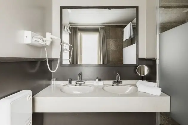 Standard Tek Büyük veya İki Ayrı Yataklı Oda