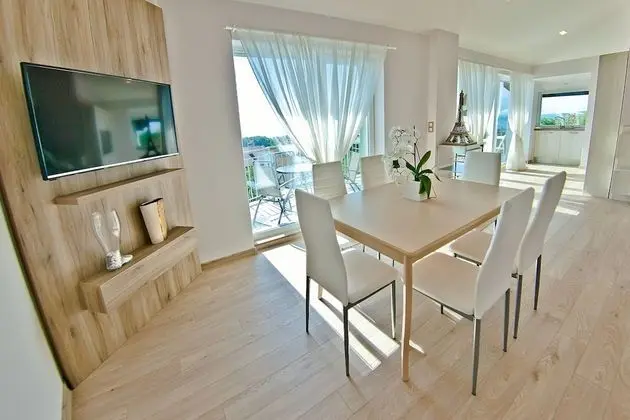 Panoramic Apart Daire, Deniz Manzaralı