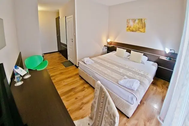 Standard Tek Büyük veya İki Ayrı Yataklı Oda