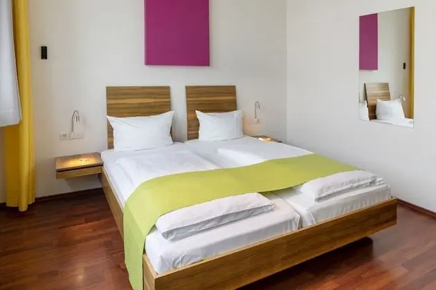 Business Tek Büyük Yataklı Oda