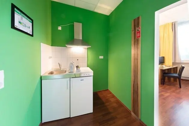 Business Tek Büyük Yataklı Oda