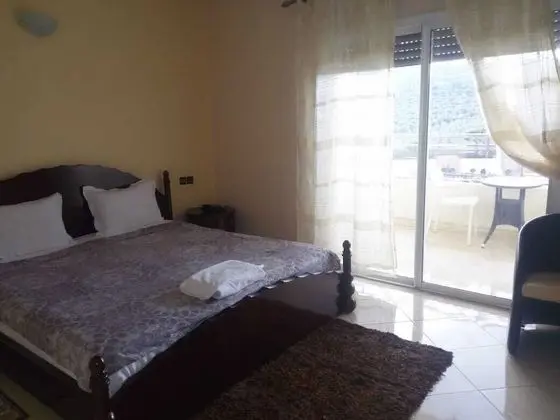 Tek Büyük Yataklı Oda, Balkon