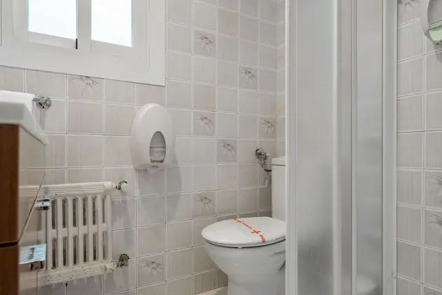 Büyük Yataklı Tek Kişilik Oda