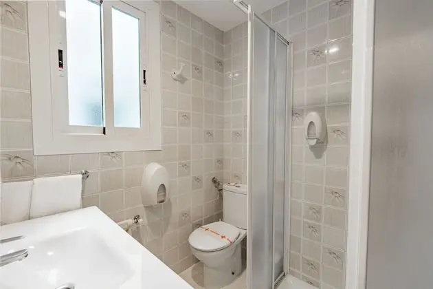 Büyük Yataklı Tek Kişilik Oda