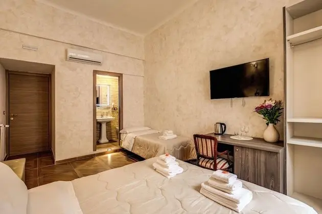 Deluxe Üç Kişilik Oda