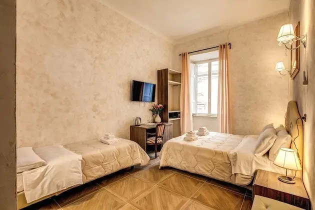 Deluxe Üç Kişilik Oda