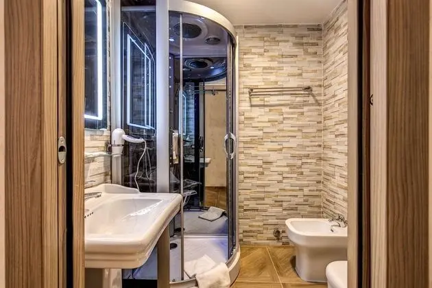 Deluxe Üç Kişilik Oda