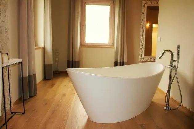 Süit, 1 Büyük (Queen) Boy Yatak