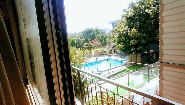 Comfort Tek Büyük veya İki Ayrı Yataklı Oda