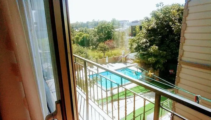 Superior Tek Büyük veya İki Ayrı Yataklı Oda, Avlu Manzaralı