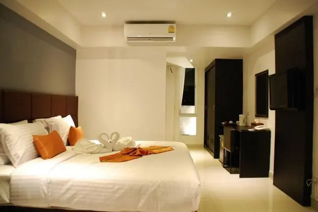 1 Çift Kişilik Veya 2 Tek Kişilik Yatak Deluxe Pool View