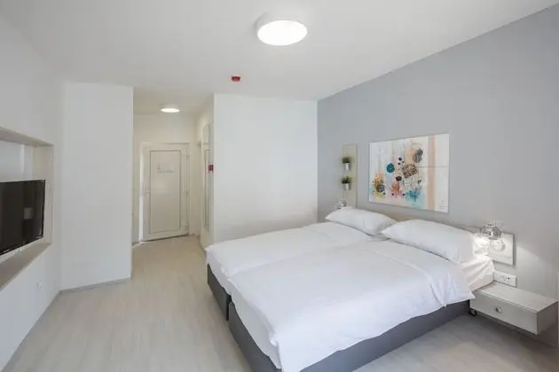 Superior double room with seaside balcony