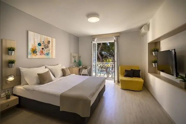 Superior double room with seaside balcony