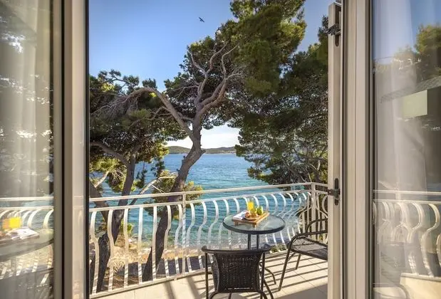 Superior double room with seaside balcony