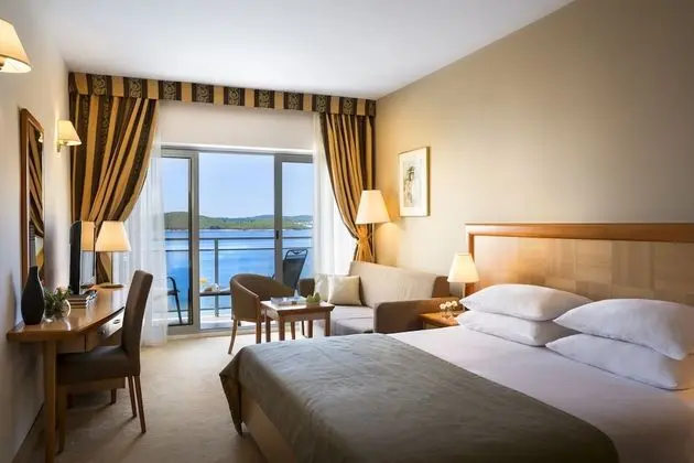 Superior junior suite with sea view balcony