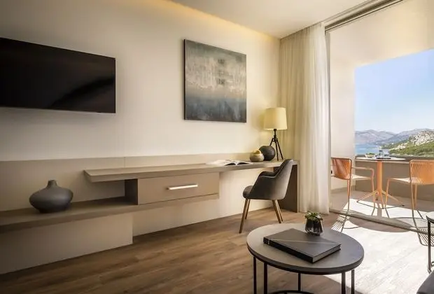 Deluxe double room with seaside balcony