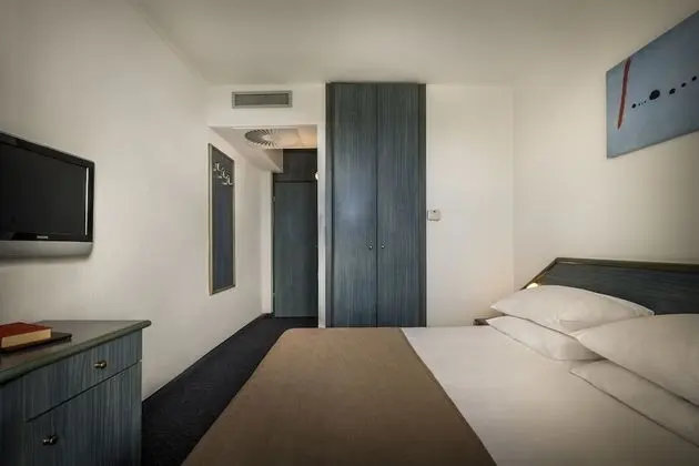 Tek Büyük Yataklı Oda, Balkon