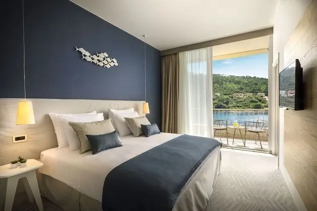 Superior double room with seaside balcony