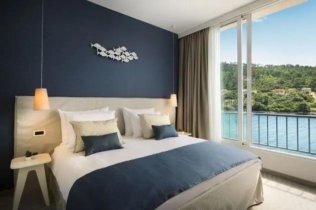 Superior double room with seaside balcony