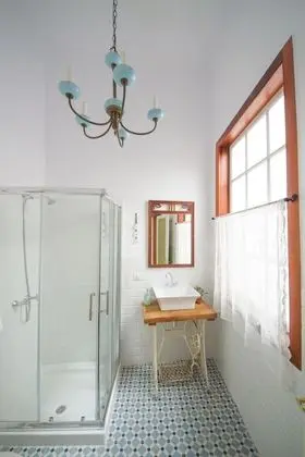 Economy Tek Büyük Yataklı Oda, 1 Büyük (Queen) Boy Yatak, Ortak Banyo