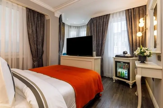 Standard Tek Büyük Yataklı Oda