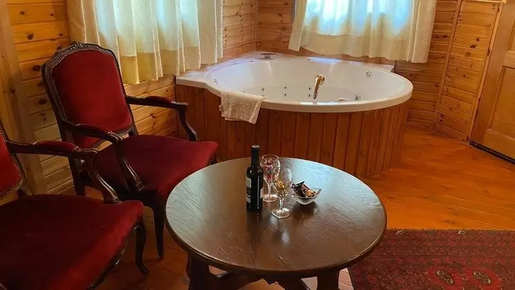 Alon Cabin