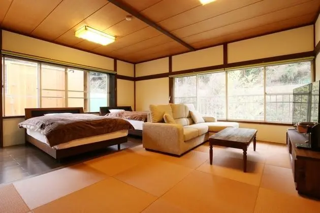 Oda (JPN/Western, Open-Air Bath, 30 sqm)