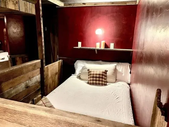Oda, Özel Banyo (Amish Country Comfort 1)