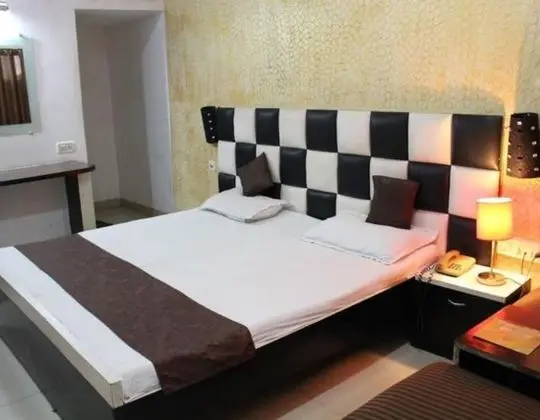 Luxury Tek Büyük Yataklı Oda