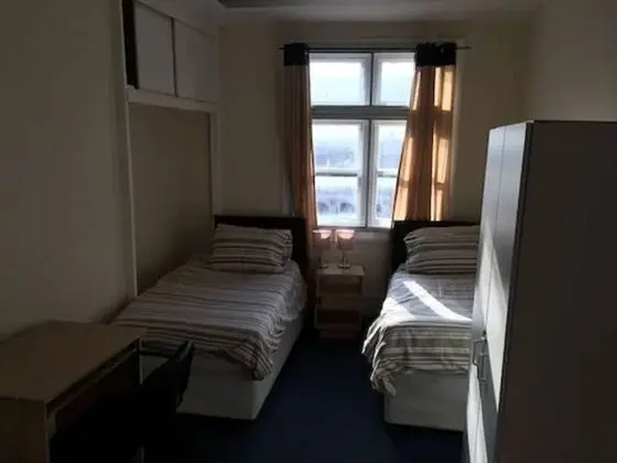 Tek Büyük veya İki Ayrı Yataklı Oda, 1 Çift Kişilik veya 2 Tek Kişilik Yatak