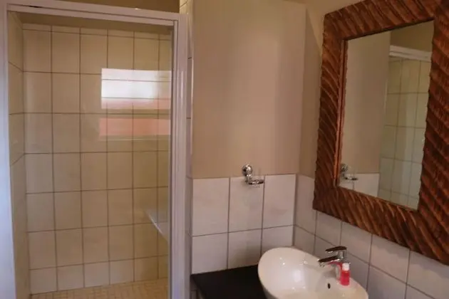 Luxury Tek Büyük Yataklı Oda, Banyolu/Duşlu