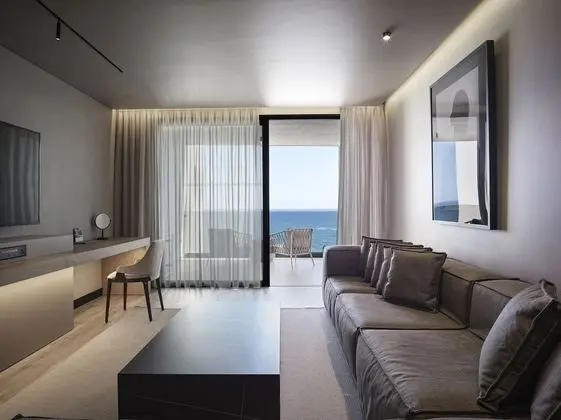 One-Bedroom Penthouse Suite Sea View
